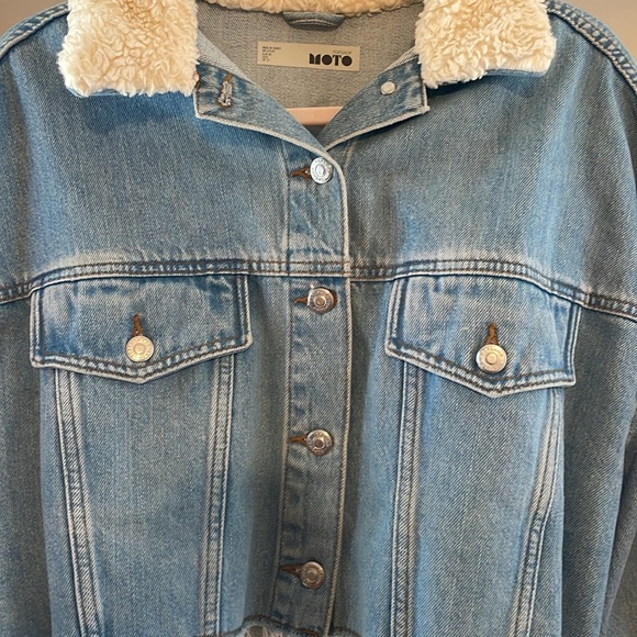 Top Shop Cropped Denim Jacket - Picture 2 of 4